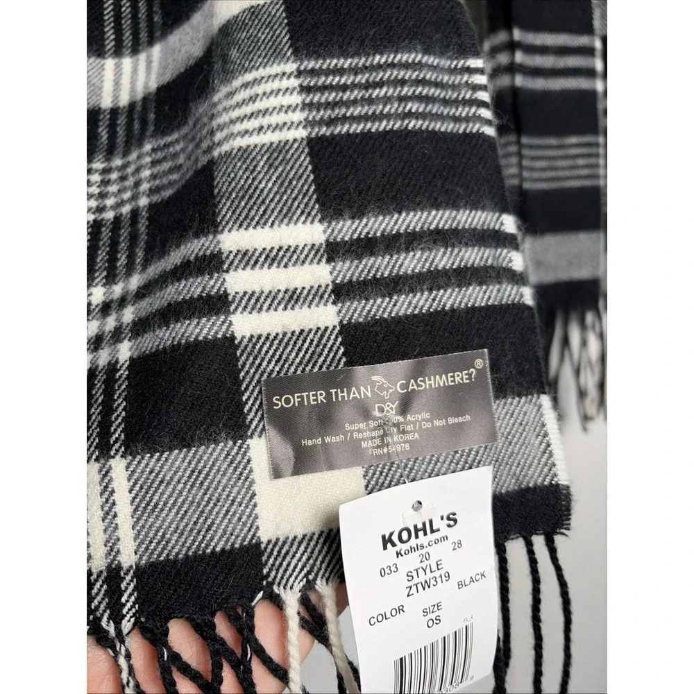 D&Y Softer‎ Than Cashmere Plaid Scarf Womens OS Black White Check Fringe Acrylic